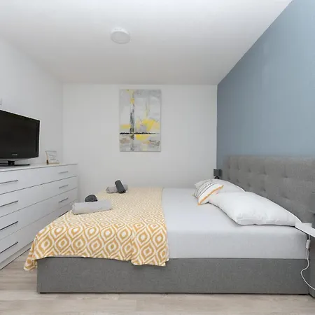 Apartment Penthouse Anna