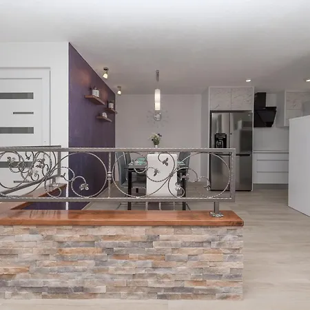 Apartment Penthouse Anna *